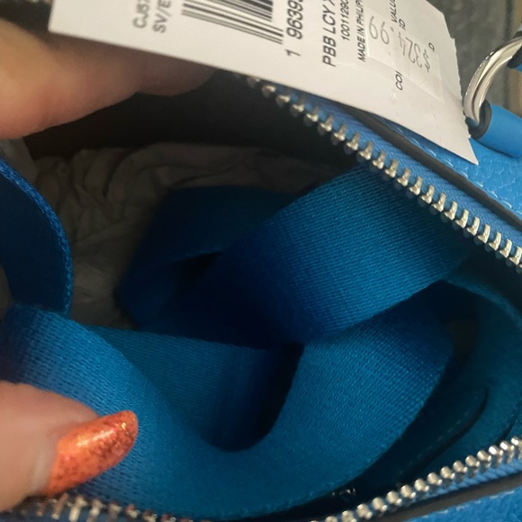 Coach mini top grain leather dual strap/handle. Fits an iPhone 8 - Picture 6 of 8